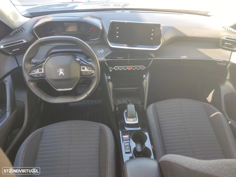 Peugeot e-2008 - 19