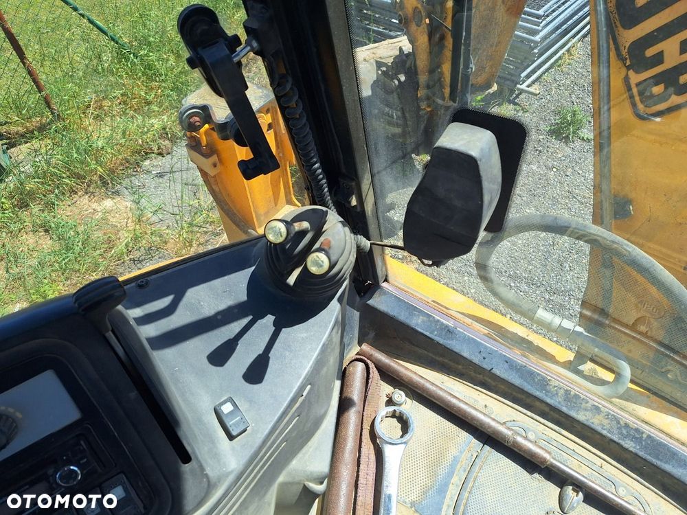 JCB 4Cx 4X4 - 22