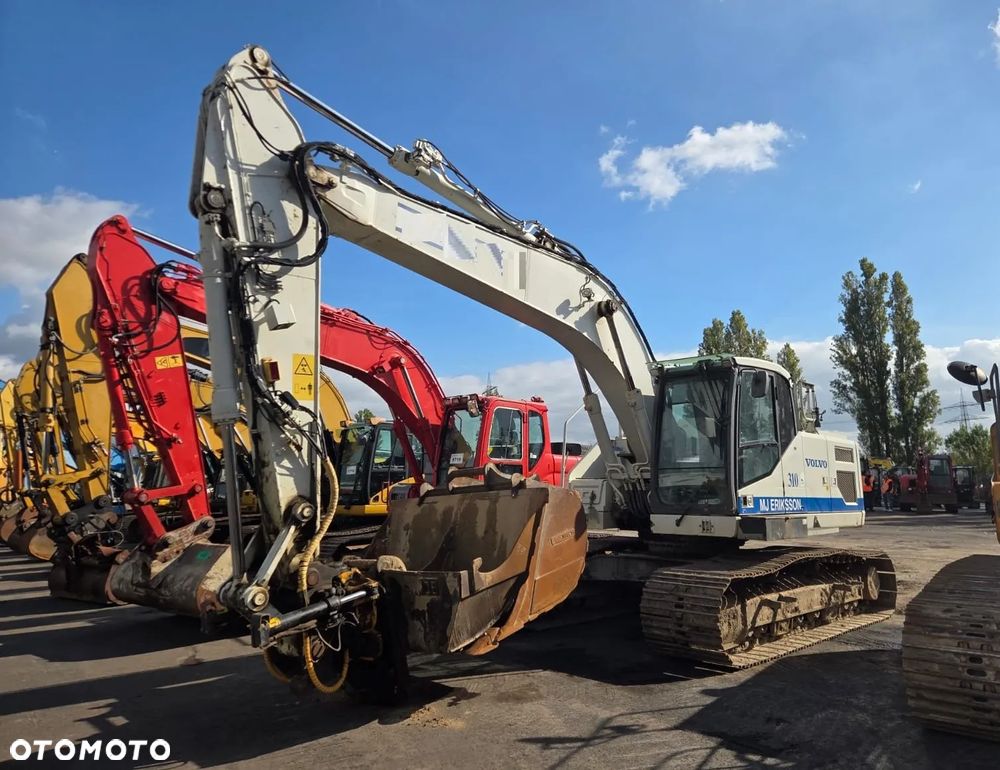 Volvo EC 220 E - 1