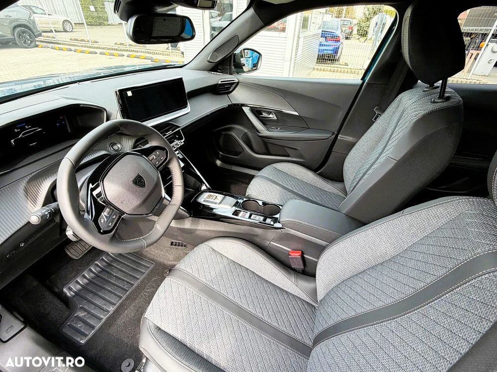 Peugeot 2008 1.2L e-DCS6 MHEV Allure - 6