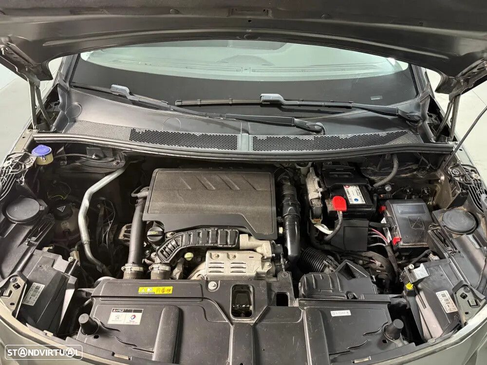 Peugeot 3008 1.2 PureTech Allure EAT8 - 17