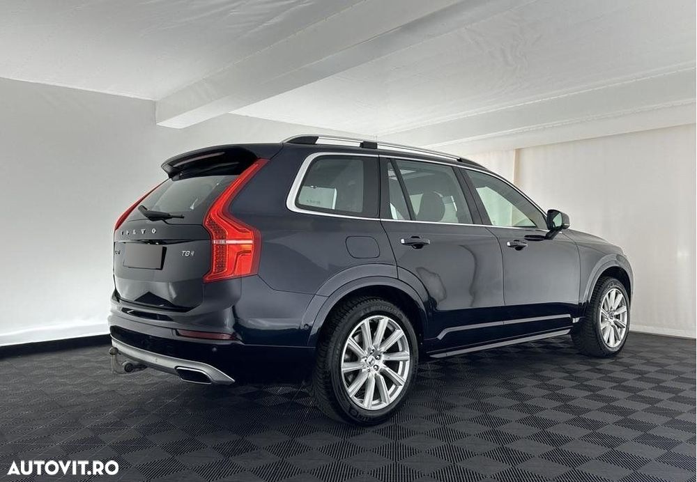 Volvo XC 90 - 5