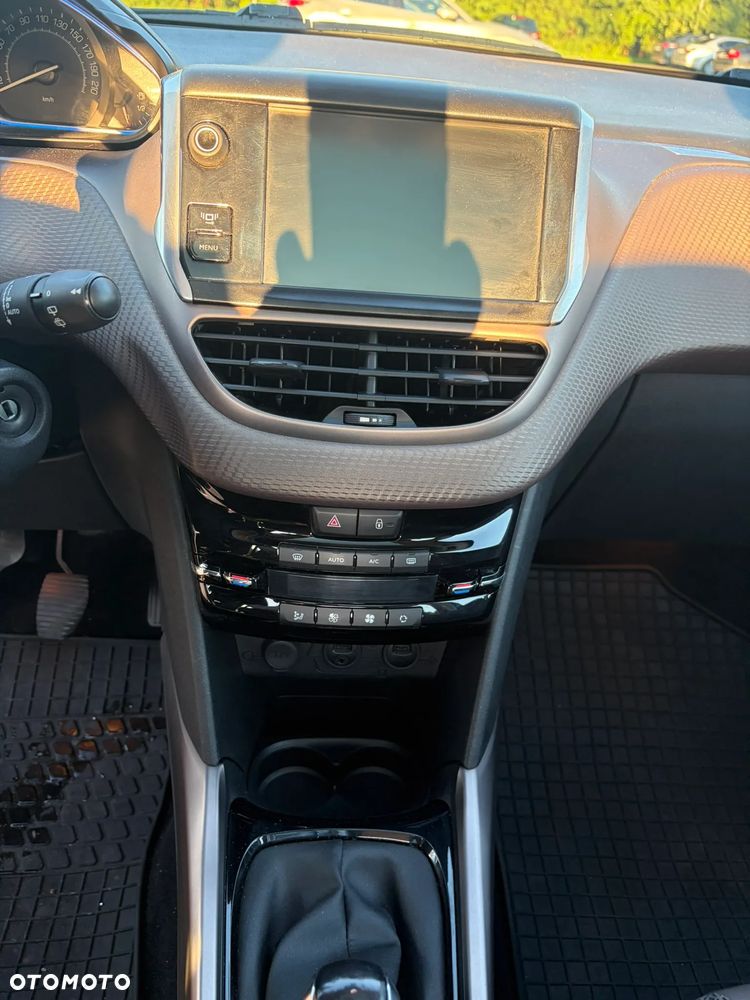 Peugeot 2008 1.6 VTi Style - 12
