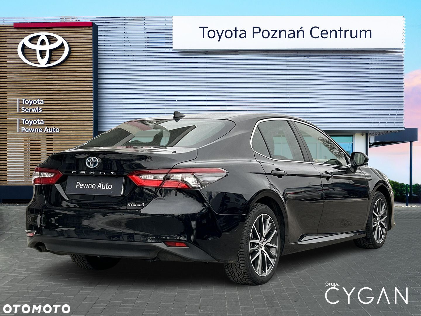 Toyota Camry - 5