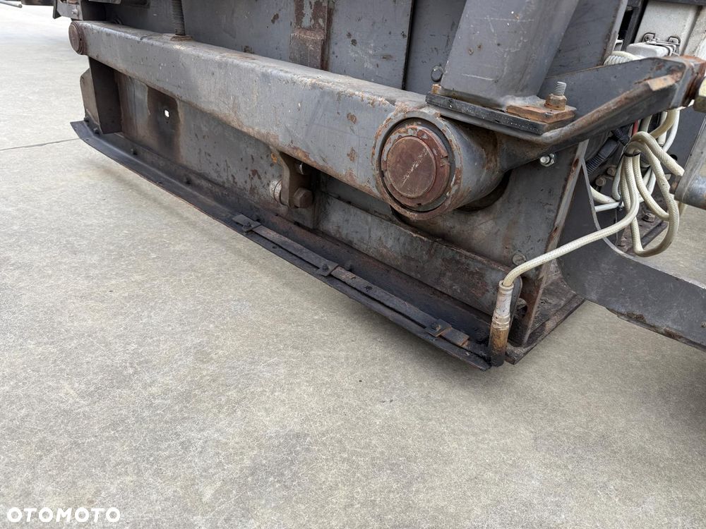 Volvo ABG 2820 - 19