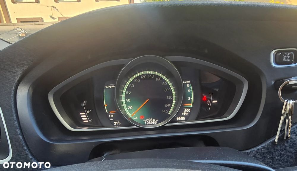 Volvo V40 Cross Country - 4