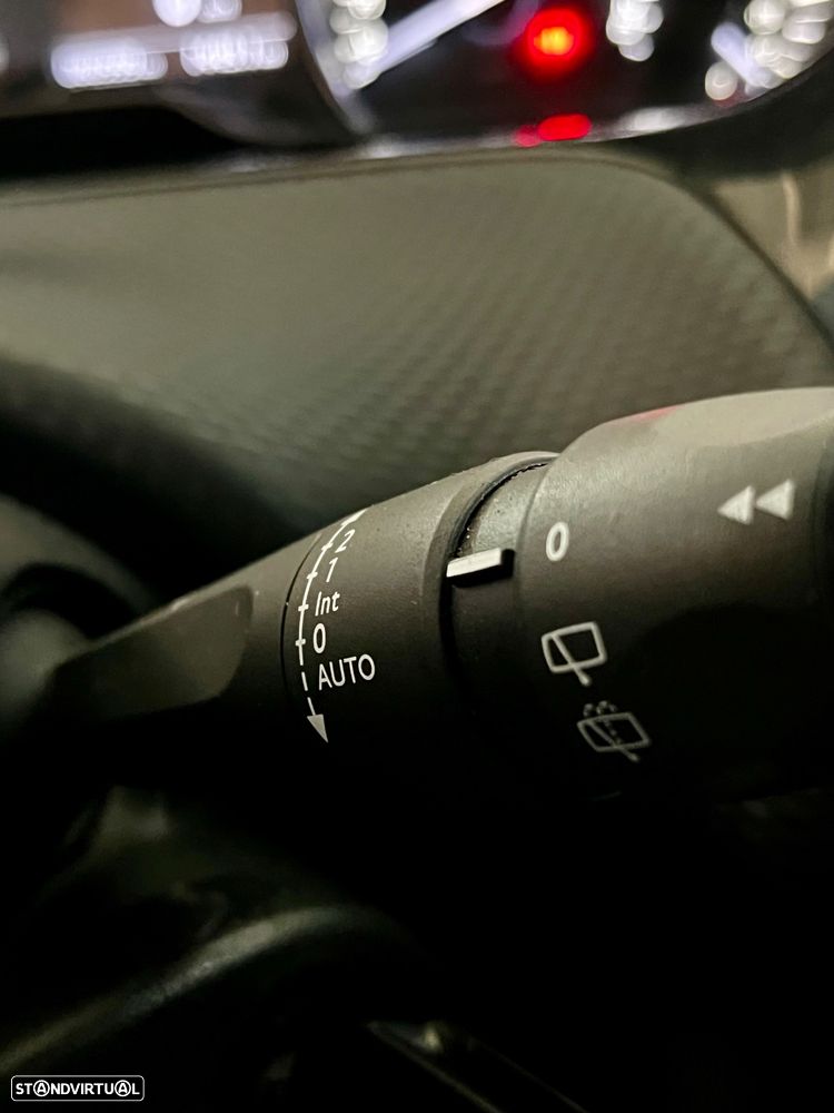 Peugeot 2008 1.6 BlueHDi Style - 19