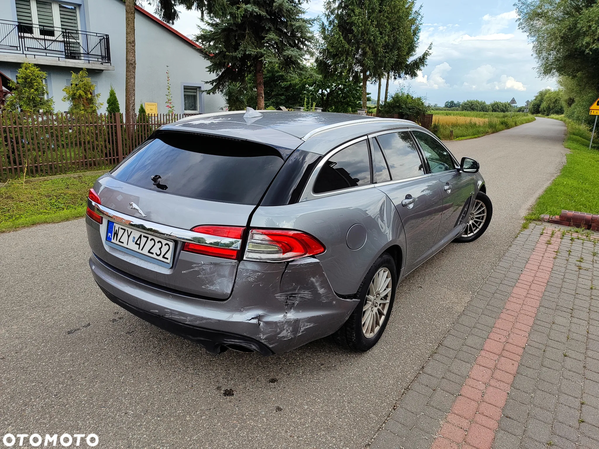 Jaguar XF 2.2 D Luxury - 4