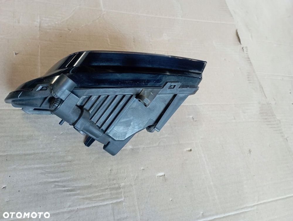 AUDI A4 B8 HALOGEN LEWY 8K0941699 - 2