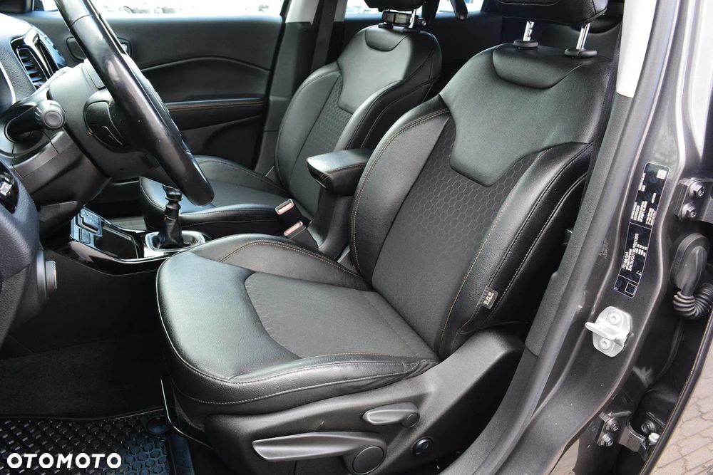 Jeep Compass 1.3 TMair Limited FWD S&S - 33