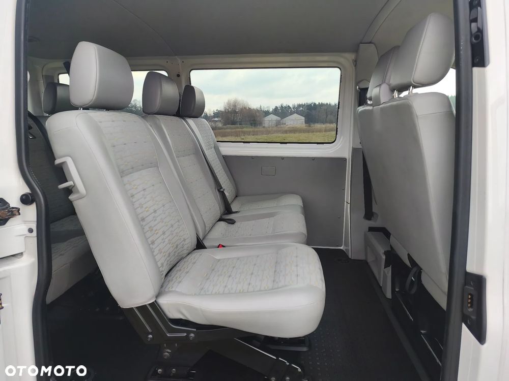Volkswagen Transporter - 17