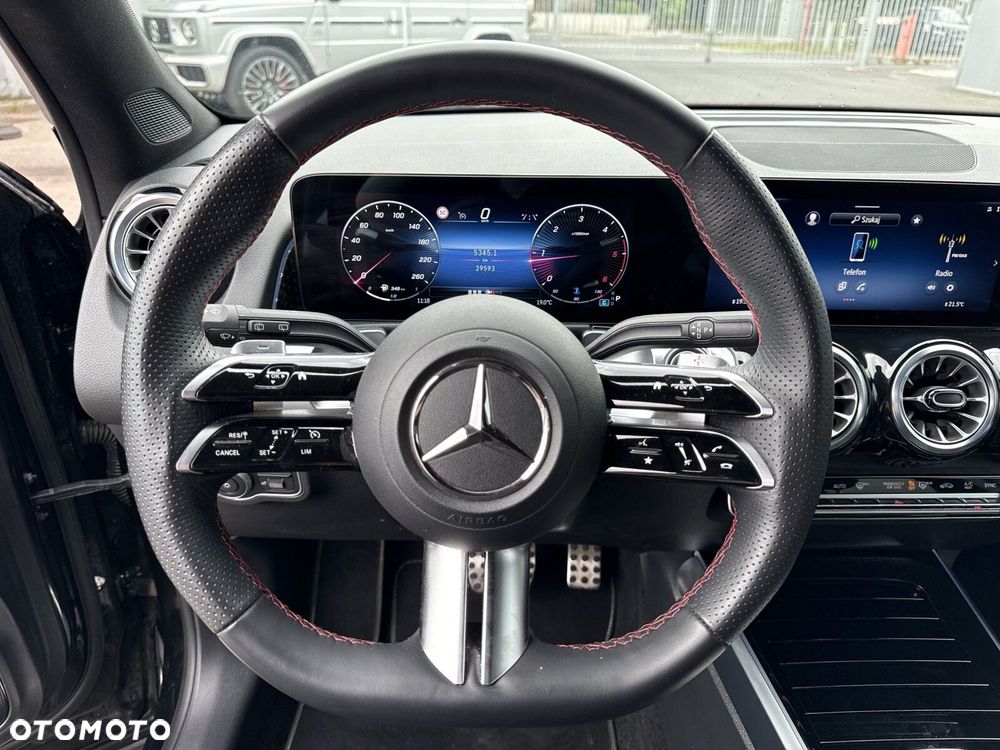 Mercedes-Benz GLB - 12