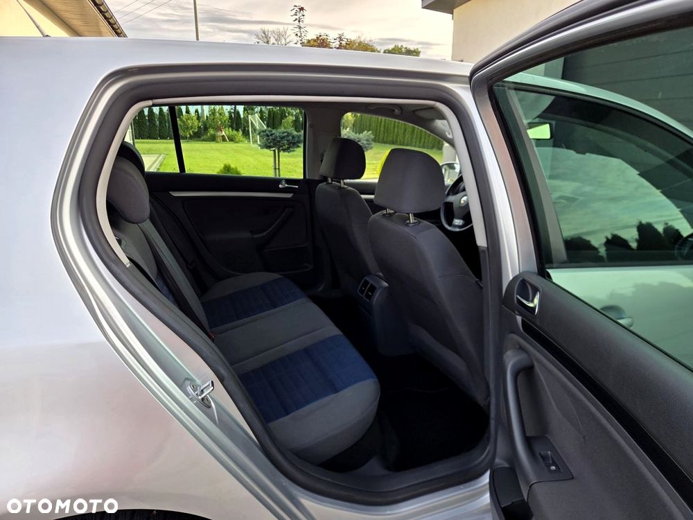 Volkswagen Golf - 20