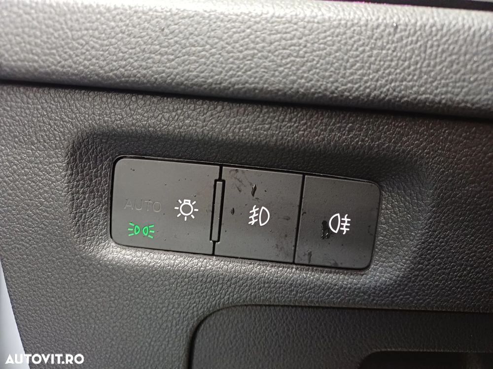 Skoda Octavia 2.0 TDI DSG Style - 11