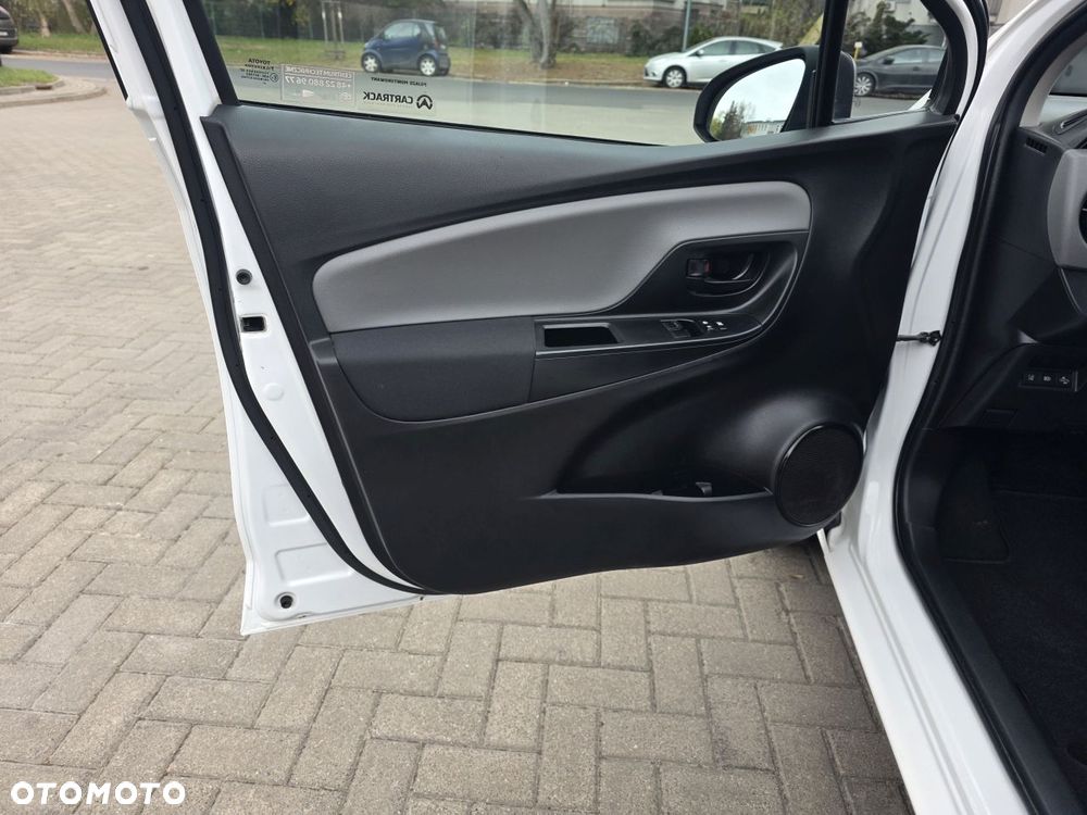 Toyota Yaris Hybrid 100 Active - 16