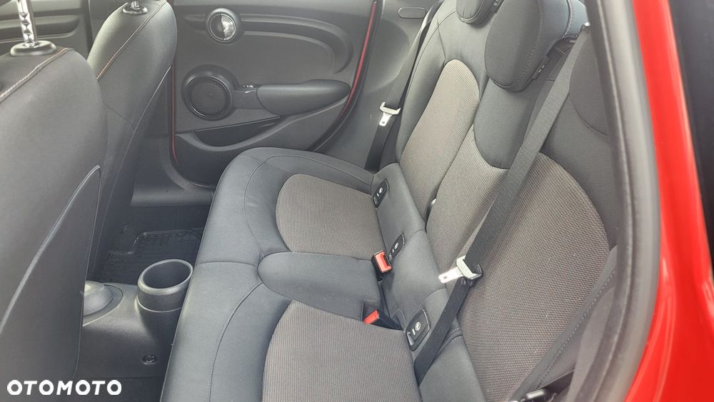 MINI Cooper Standard - 10