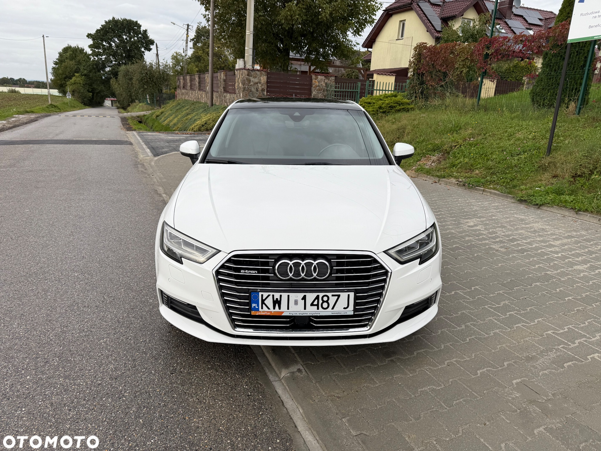 Audi A3 Sportback 1.4 TFSI e-tron S line Sportpaket - 2