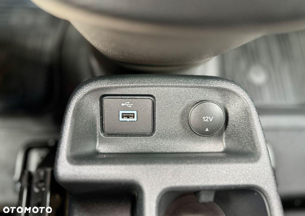 Ford Transit Connect - 23