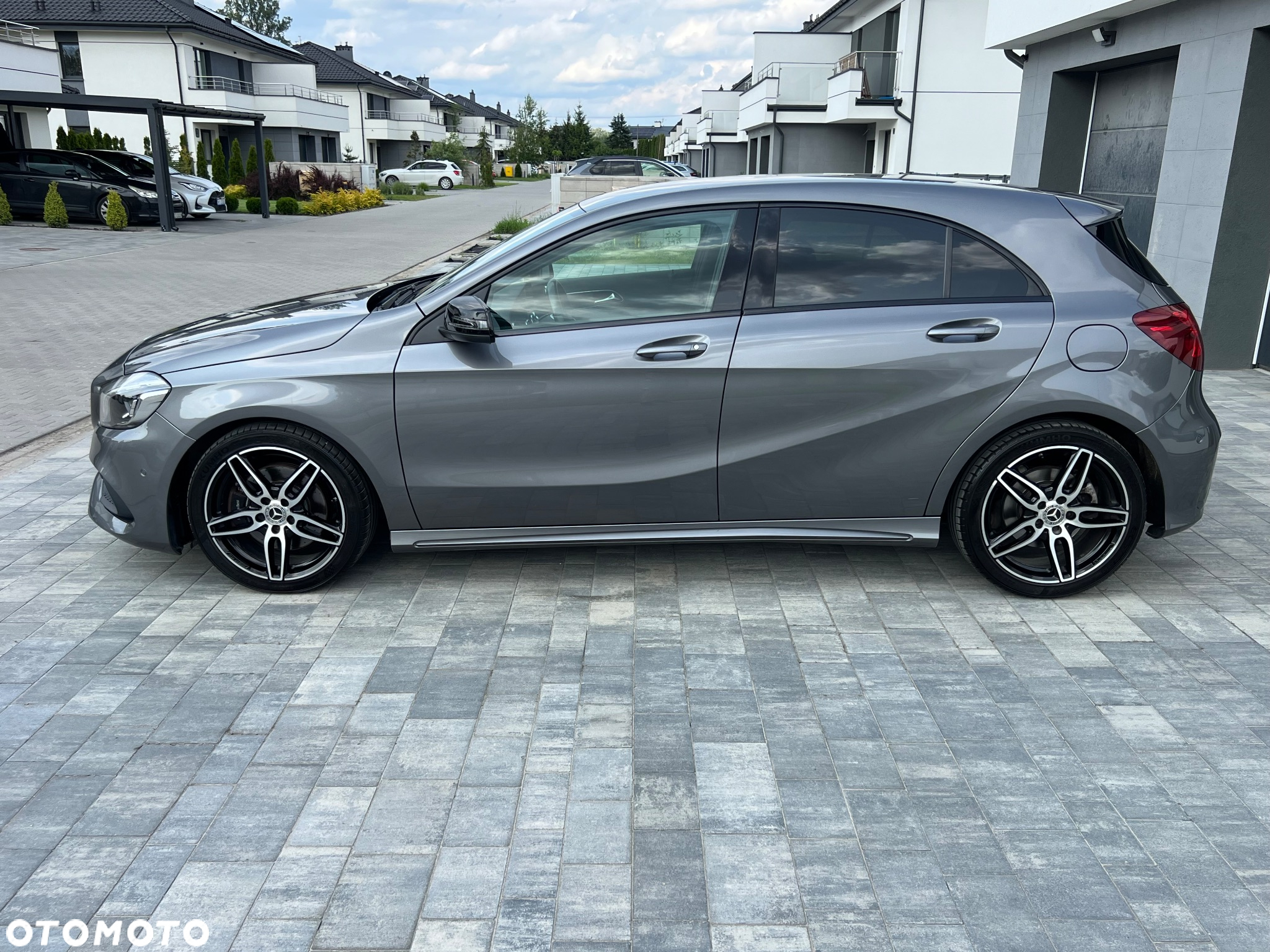 Mercedes-Benz Klasa A 220 4-Matic AMG Line - 8
