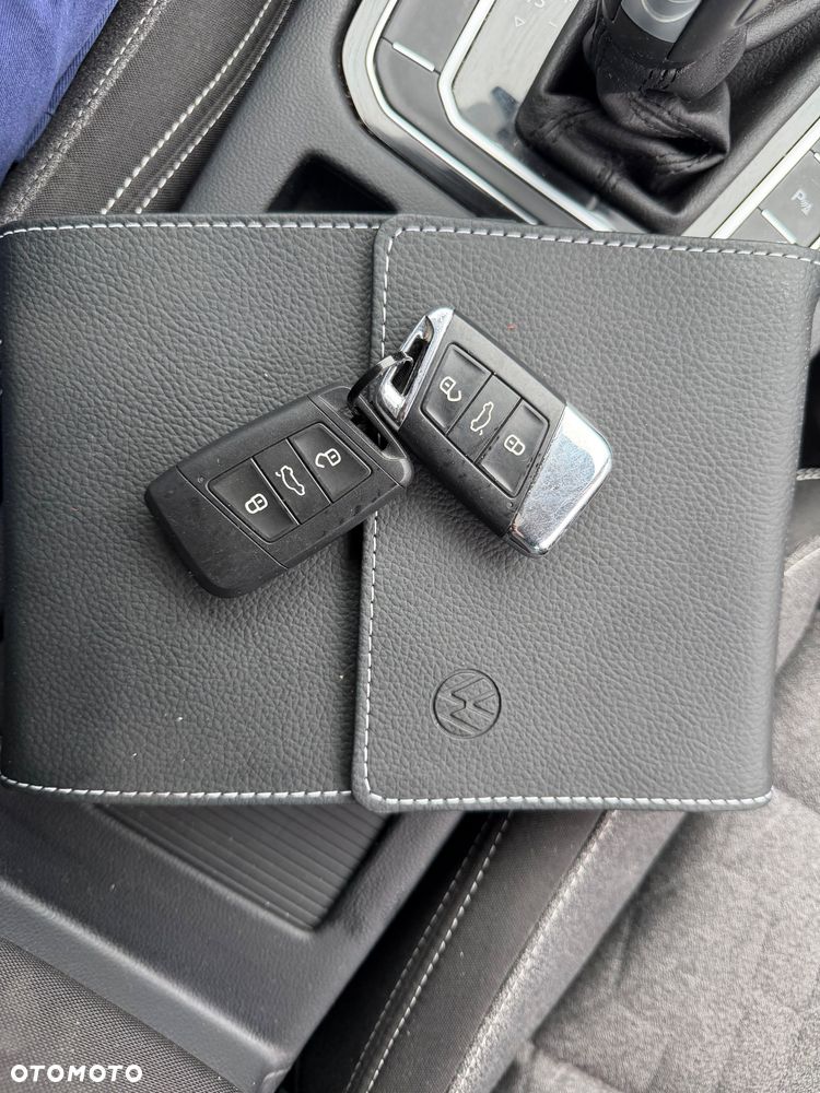 Volkswagen Passat 2.0 TDI Elegance DSG - 14