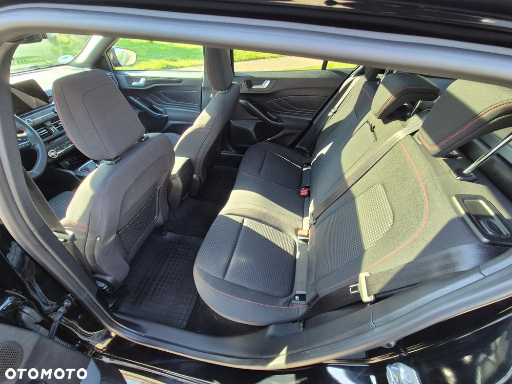 Ford Focus 1.5 EcoBoost ST-Line - 13