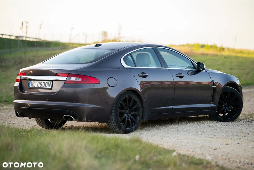Jaguar XF 3.0 V6 Luxury - 5