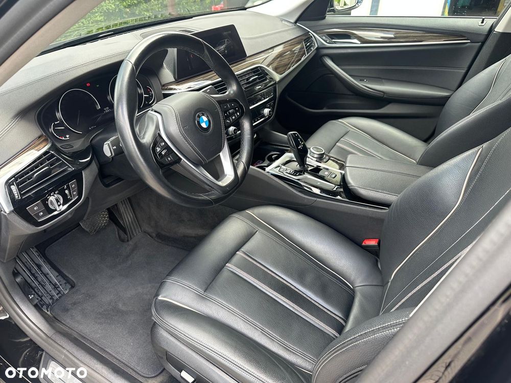 BMW Seria 5 518d Luxury Line - 13
