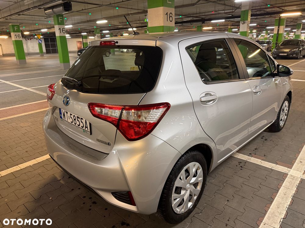 Toyota Yaris Hybrid 100 Premium - 5