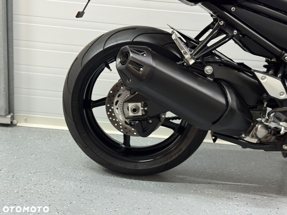 Yamaha FZ - 4