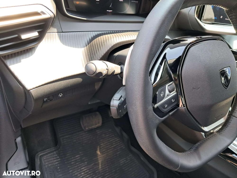 Peugeot 208 - 15