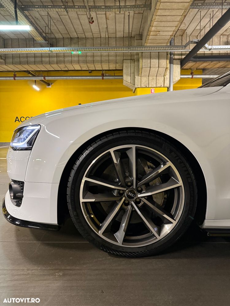 Audi S8 Plus - 5