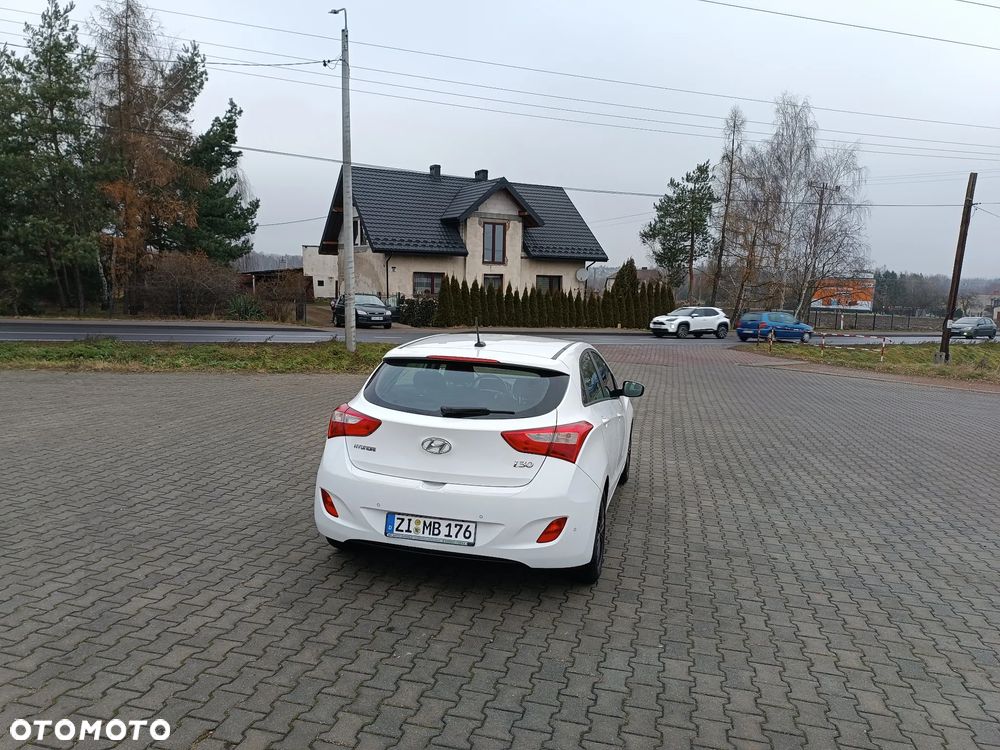 Hyundai i30 blue 1.6 CRDi Premium - 6