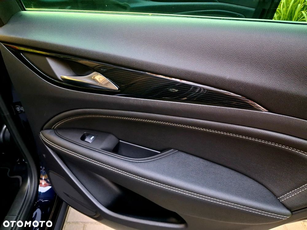 Opel Insignia 1.5 T Exclusive S&S - 15