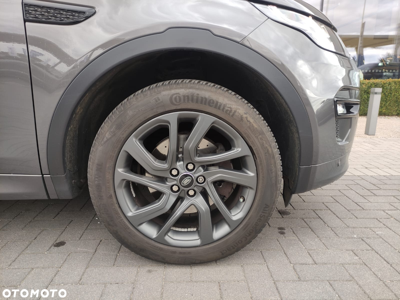 Land Rover Discovery Sport 2.0 D180 R-Dynamic HSE - 16