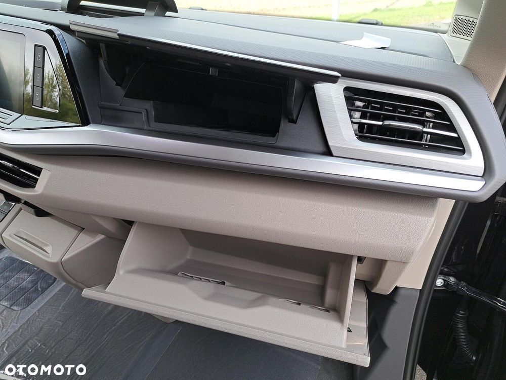 Volkswagen Multivan - 34