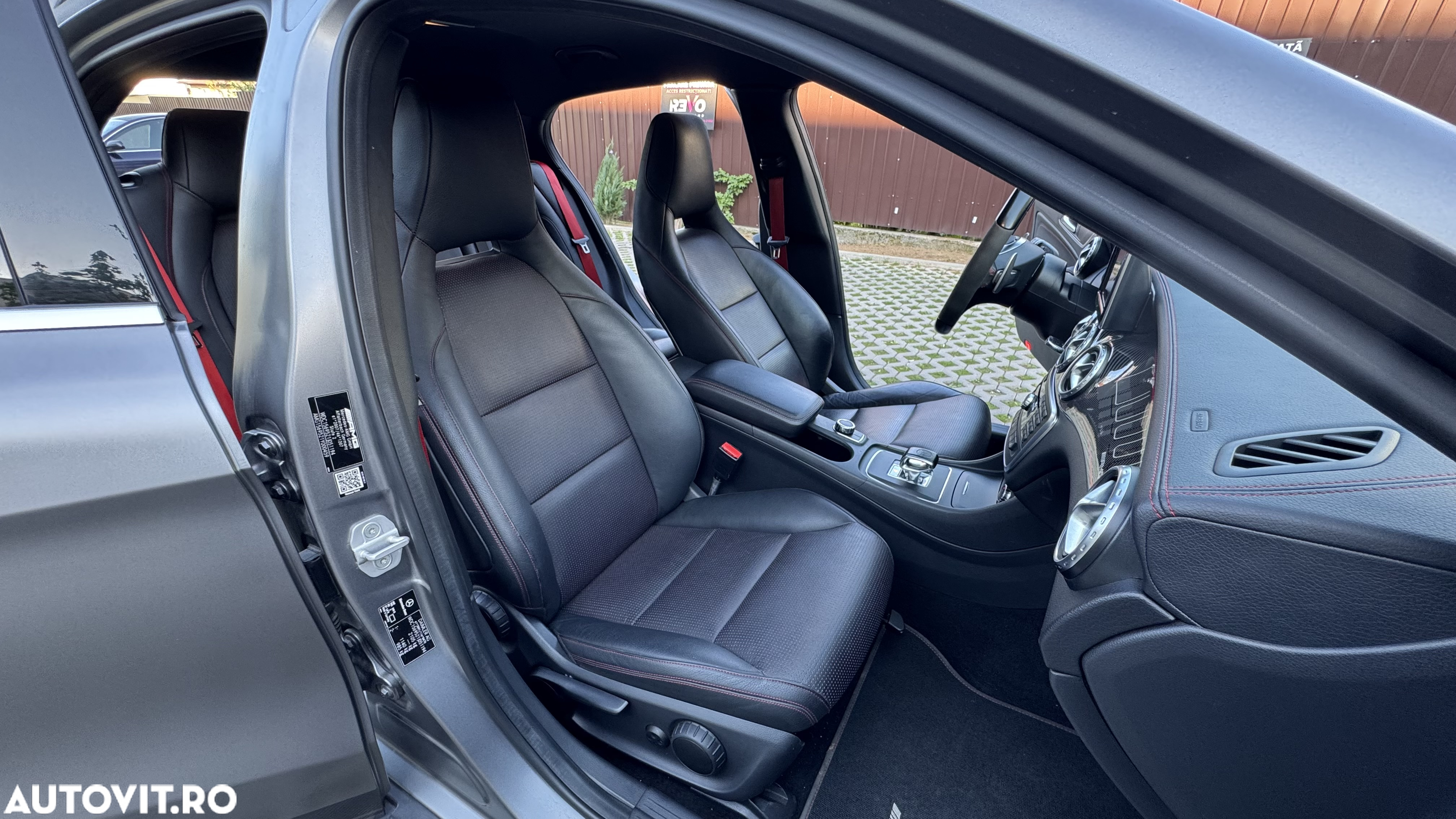 Mercedes-Benz GLA 45 AMG 4Matic 7G-DCT - 22