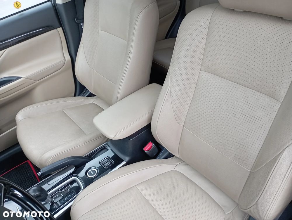 Mitsubishi Outlander 2.0 Instyle Navi 4WD CVT - 5