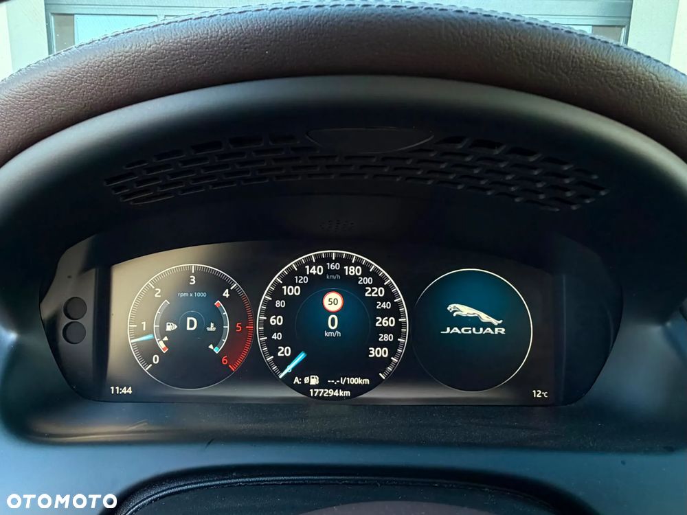 Jaguar XJ 3.0 D V6 Premium Luxury - 28