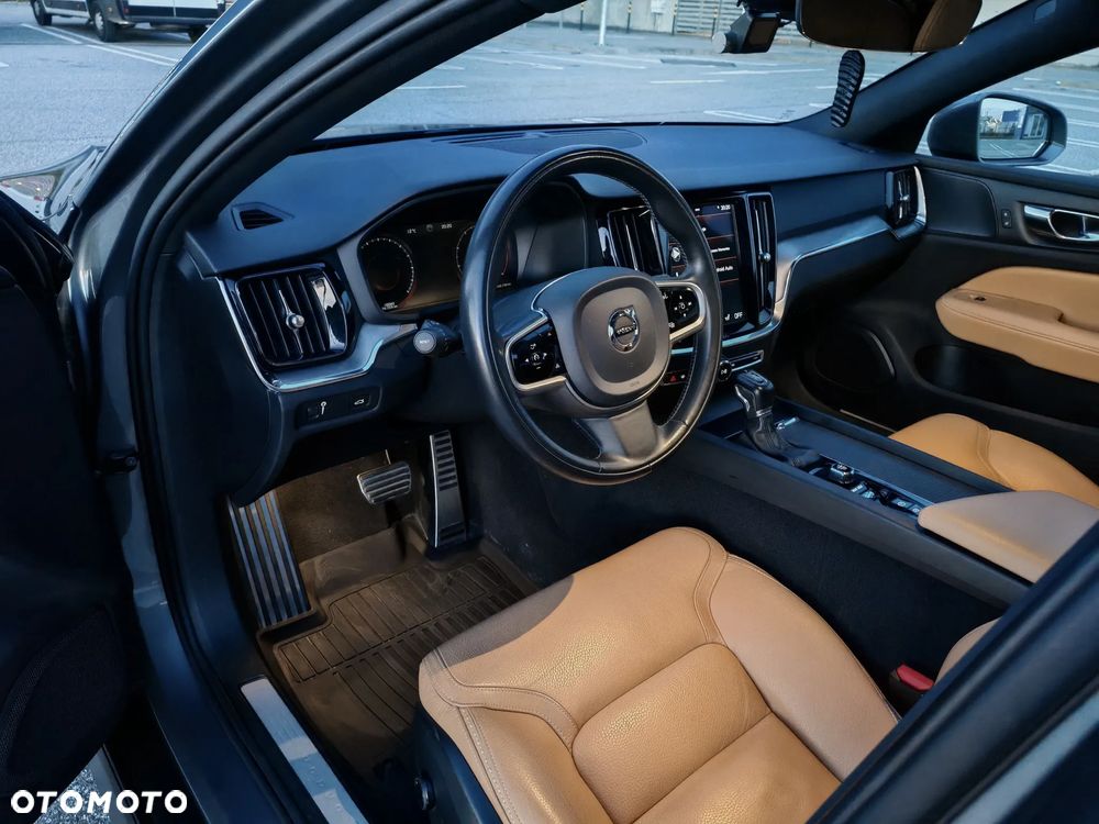 Volvo V60 Cross Country T5 AWD Geartronic Pro - 19