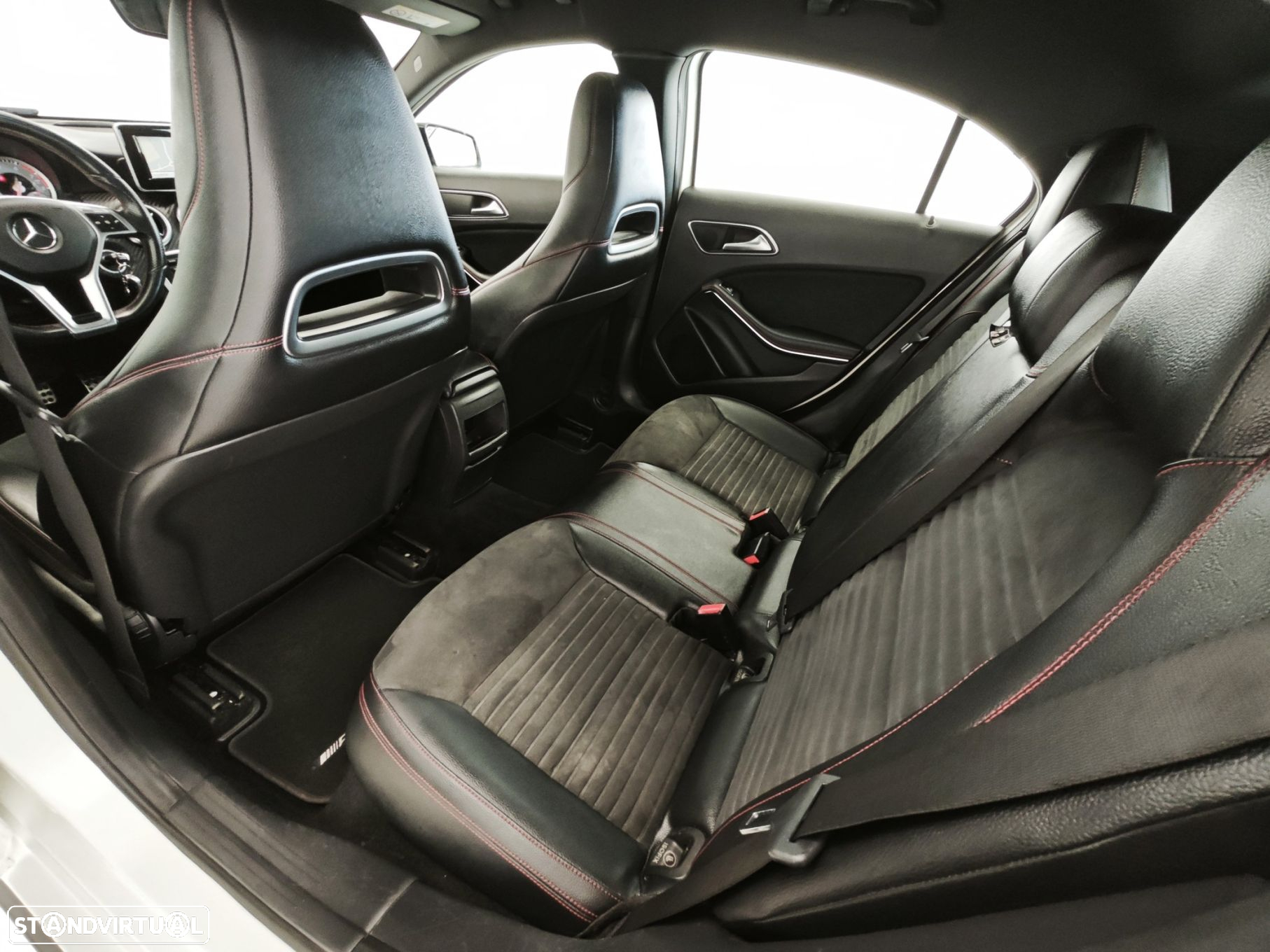 Mercedes-Benz A 180 (BlueEFFICIENCY) AMG Sport - 37