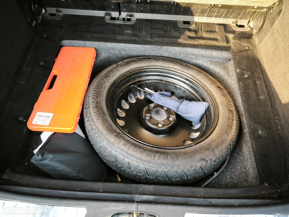 Mercedes-Benz B 180 CDI — fotografia 12