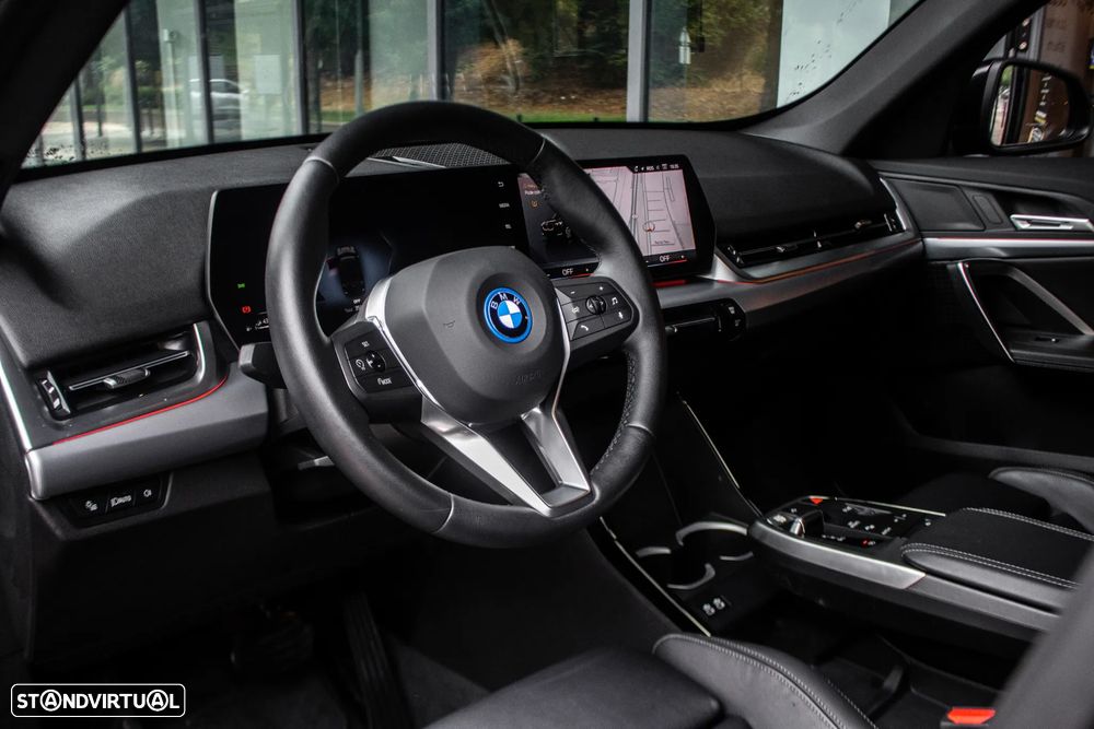 BMW X1 xDrive25e Aut. — fotografia 24