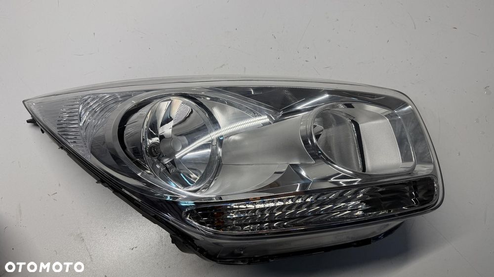 KIA VENGA LAMPA PRAWA PRZEDNIA PRZÓD EUROPA ŁADNA 09-19 - 4