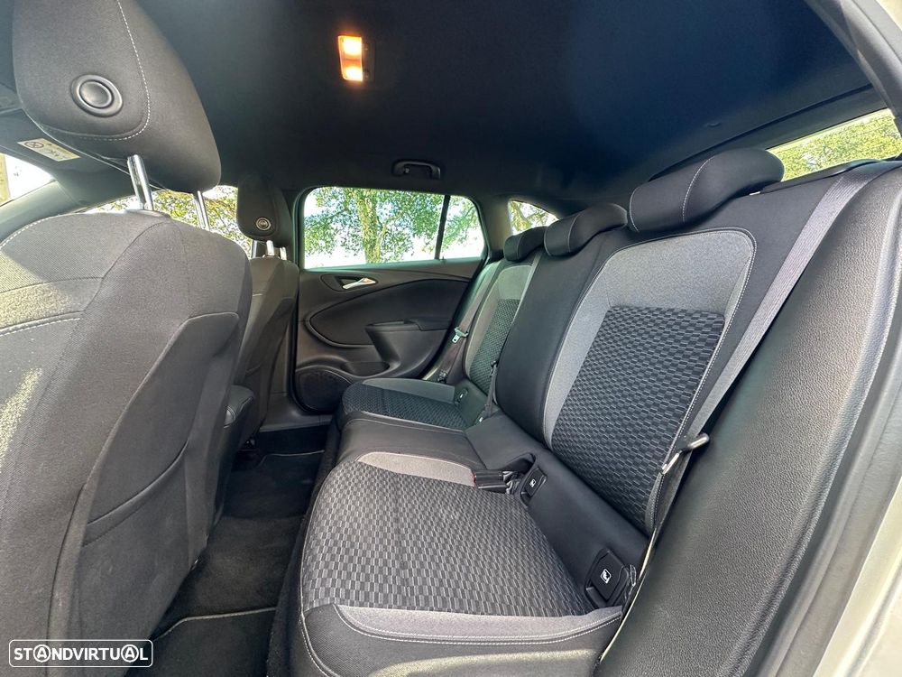 Opel Astra Sports Tourer 1.2 T GS Line S/S - 12