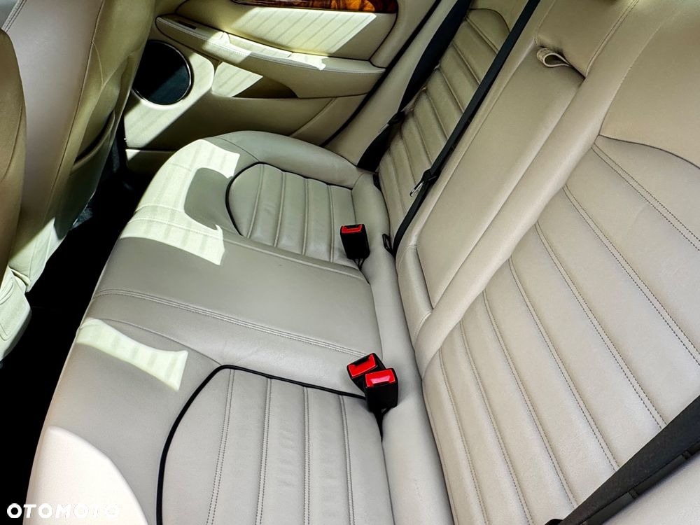 Jaguar X-Type 2.0 D Executive - 19