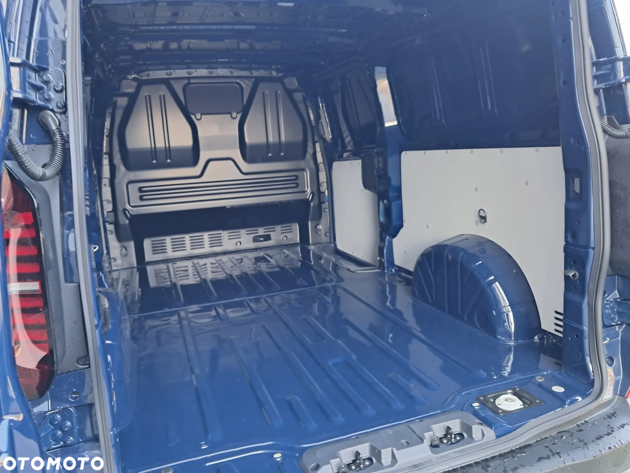 Volkswagen Transporter T7 - 14