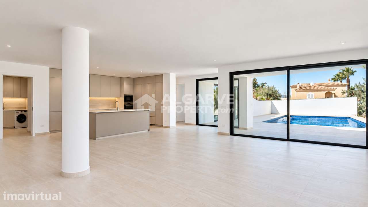 Moradia de Luxo Contemporânea T5 em Fase Final de Construção com Pisci - Grande imagem: 2/40