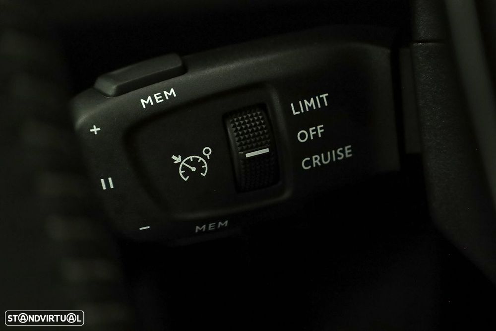 Peugeot 3008 1.6 Hybrid Allure e-EAT8 - 17