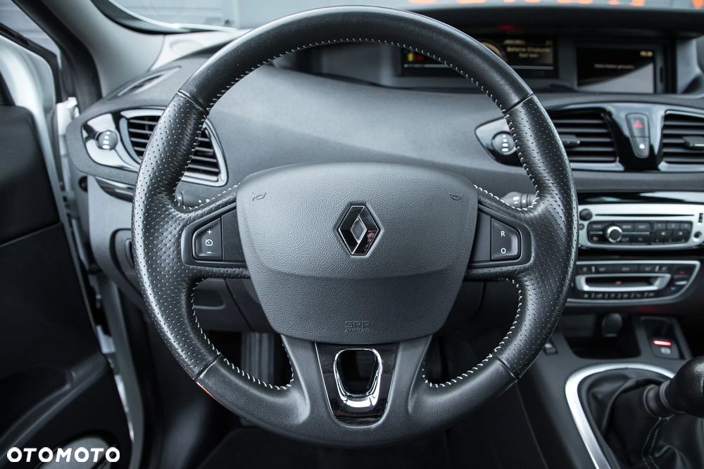 Renault Grand Scenic ENERGY TCe 130 BOSE EDITION - 21