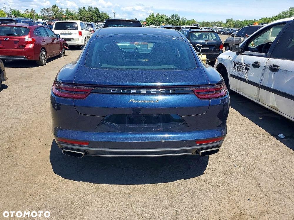 Porsche Panamera - 6